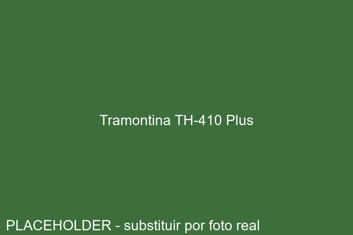 Cortador de grama a gasolina Tramontina TH-410 Plus sobre gramado